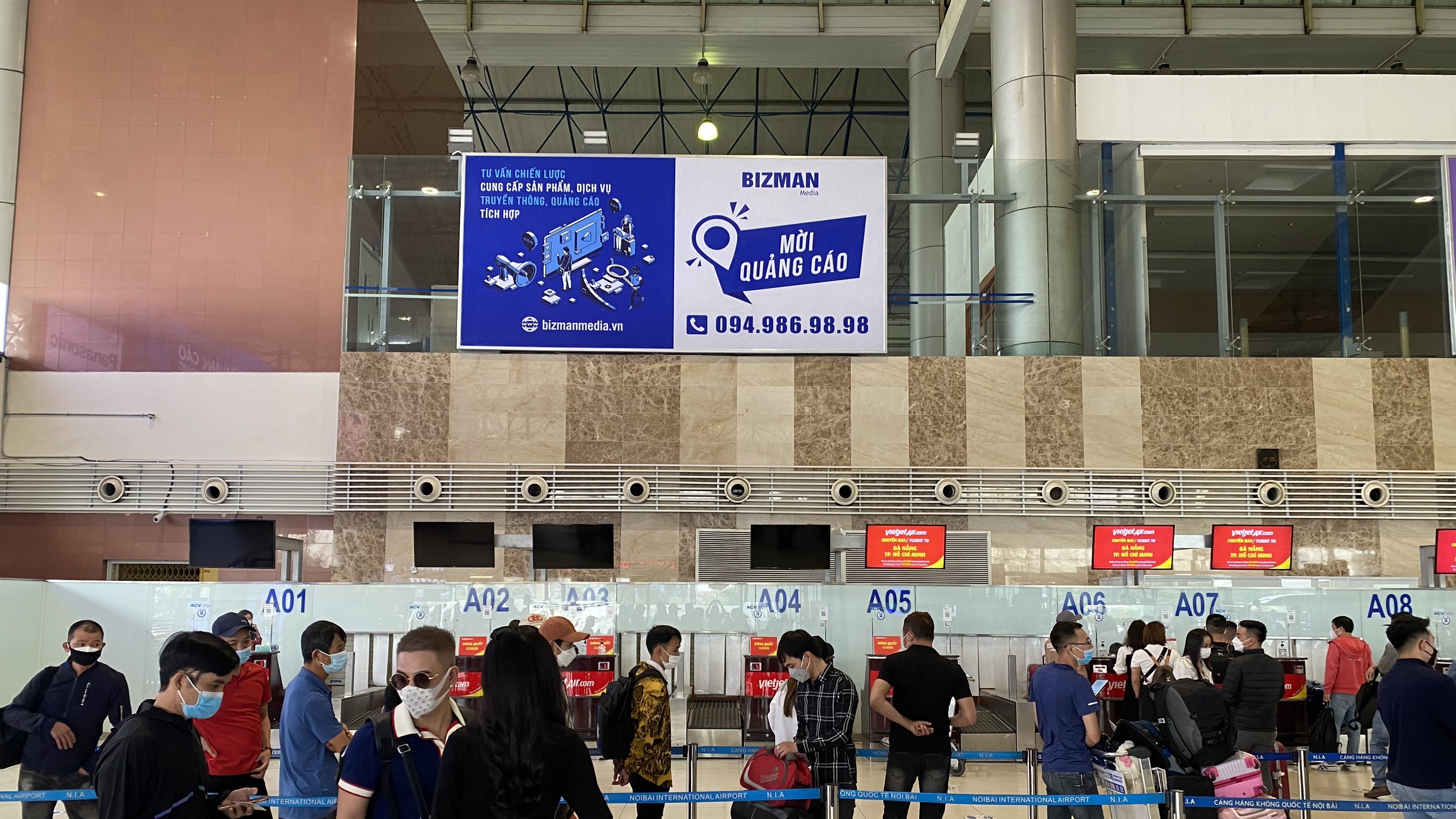 机场灯箱广告——面向高端客户的品牌定位传播解决方案 - Image 1