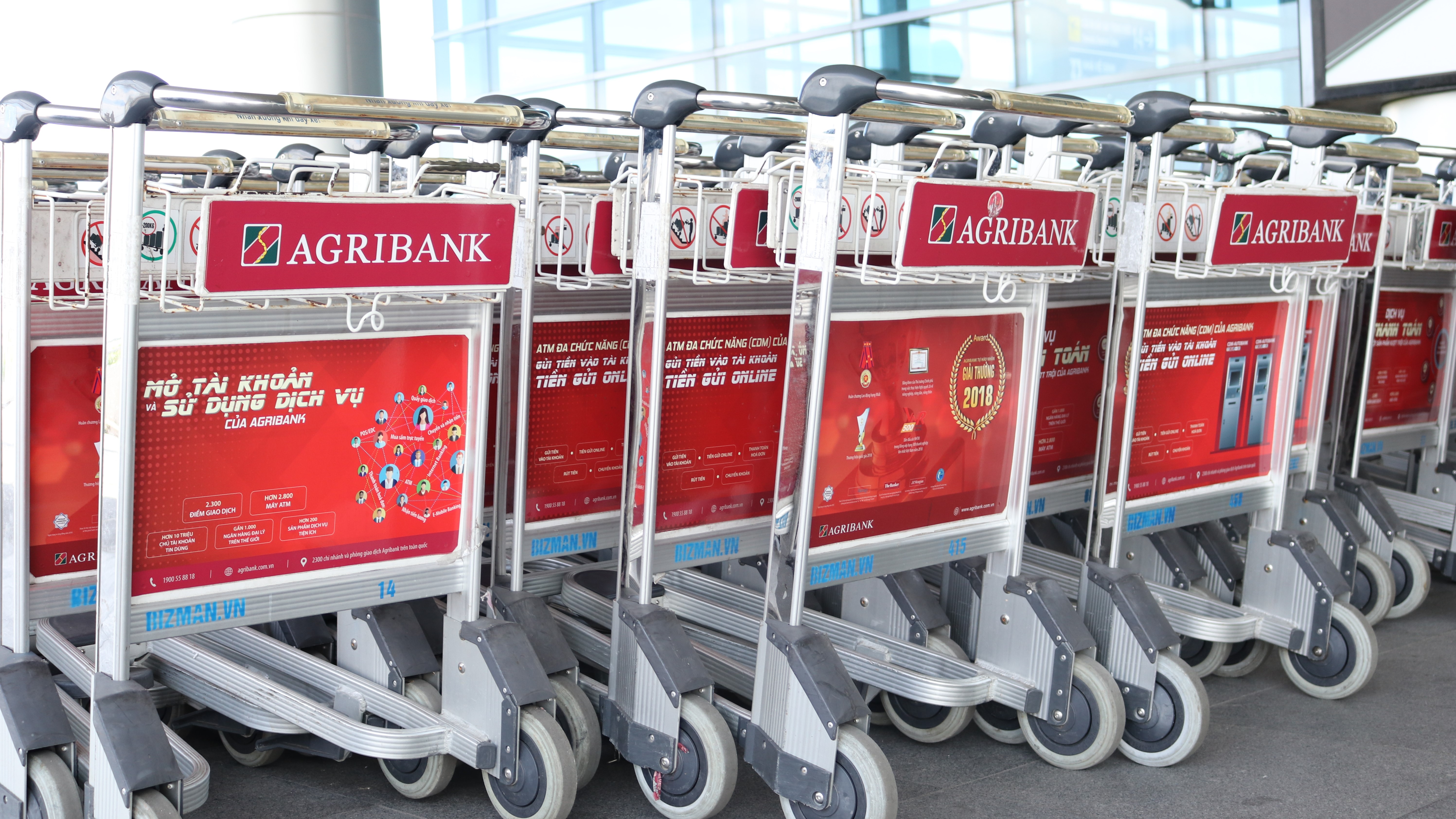 Quảng cáo xe đẩy sân bay – Giải pháp quảng cáo sân bay hiệu quả cùng Bizman - Ảnh 2