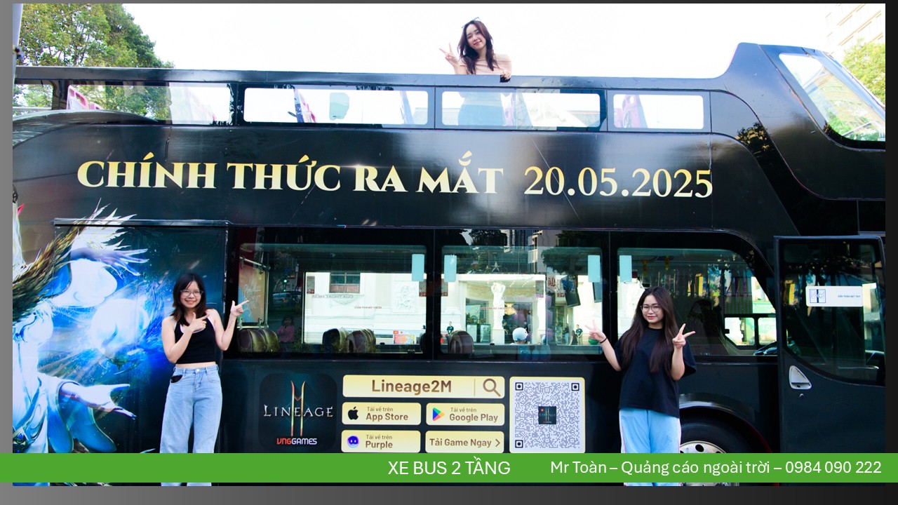 Chụp ảnh tương tác với xe buýt 2 tầng