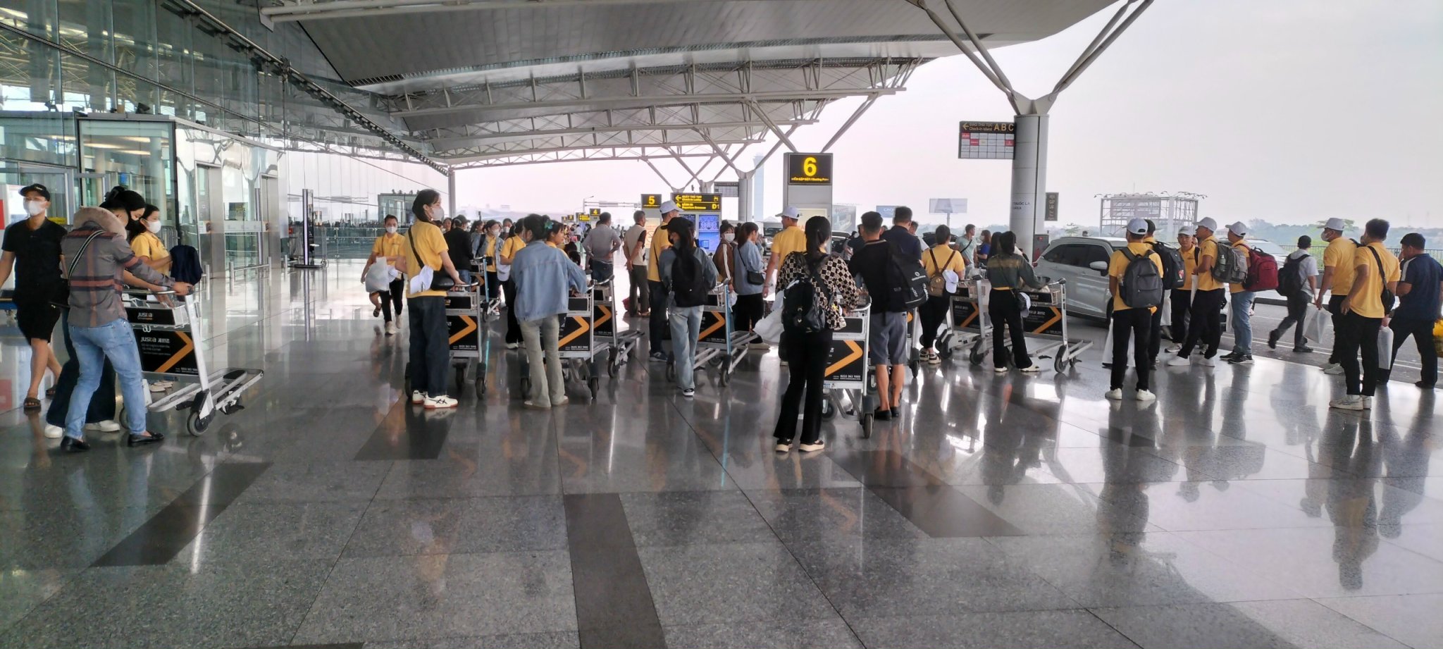 Quảng cáo xe đẩy sân bay theo góc nhìn của marketer - Ảnh 3