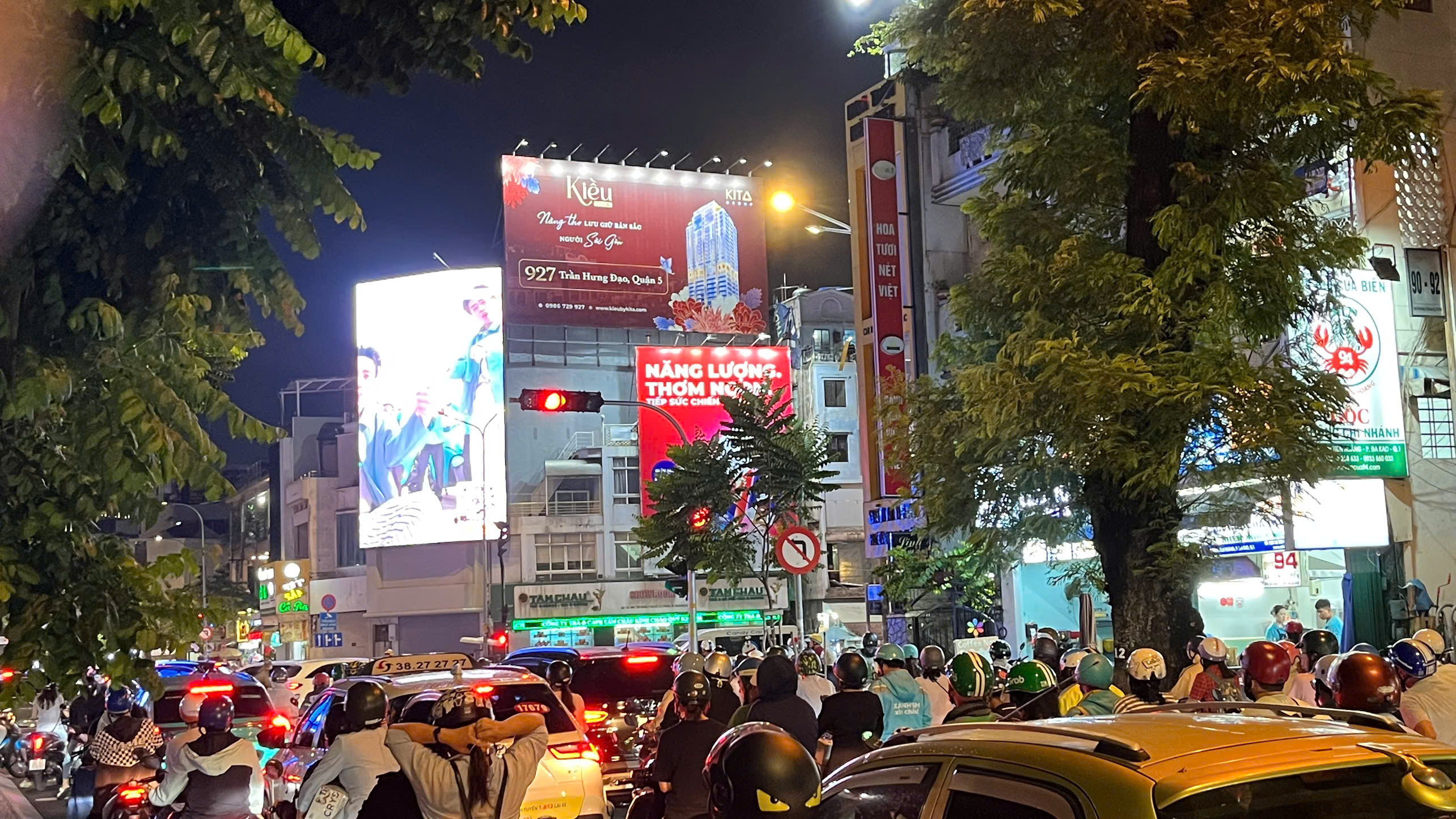 Quảng cáo màn hình LED ngoài trời và mặt bằng giá doanh nghiệp cần biết - Ảnh 6