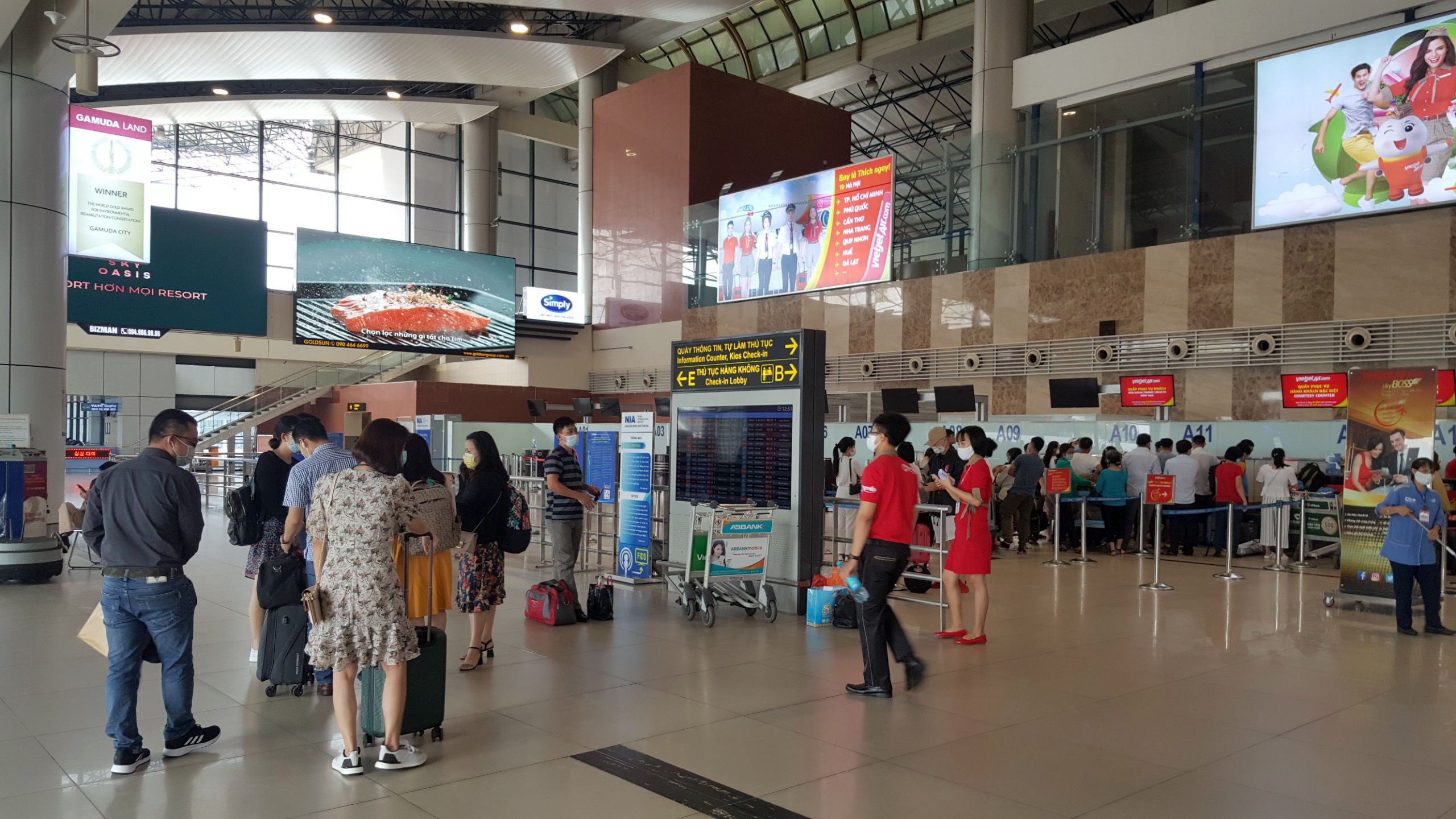 Bảng giá quảng cáo ngoài trời cập nhật cho sân bay quốc lộ nội đô và trung tâm thương mại - Ảnh 3